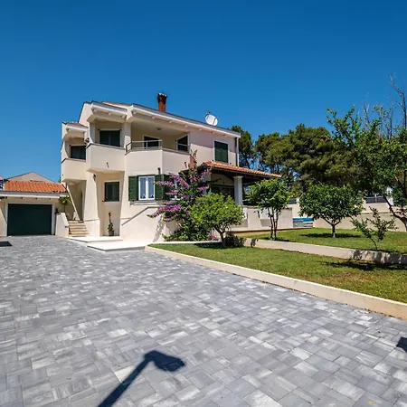 Luxury With A Swimming Pool - Diklo, - 22230 * Zadar