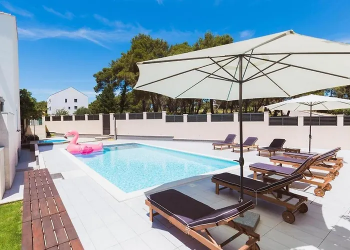 Vila Luxury With A Swimming Pool - Diklo, - 22230 Zadar