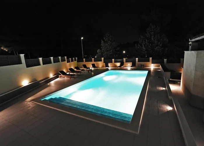 Luxury With A Swimming Pool - Diklo, - 22230 Vila Zadar