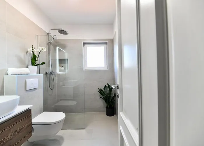 Luxury With A Swimming Pool - Diklo, - 22230 Vila