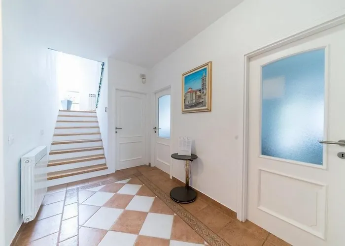 Vila Luxury With A Swimming Pool - Diklo, - 22230