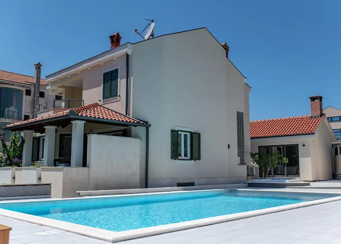 Luxury With A Swimming Pool - Diklo, - 22230