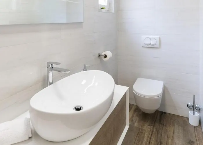 فيلة Luxury With A Swimming Pool - Diklo, - 22230 *